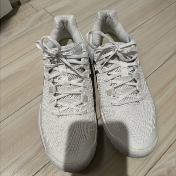 ASICS white Tennis Shoes (10) - Picture 6 of 7